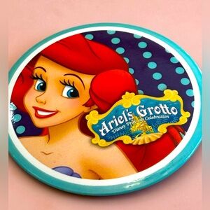 ⭐️ Disney Disneyland Ariel’s Grotto pin ✨